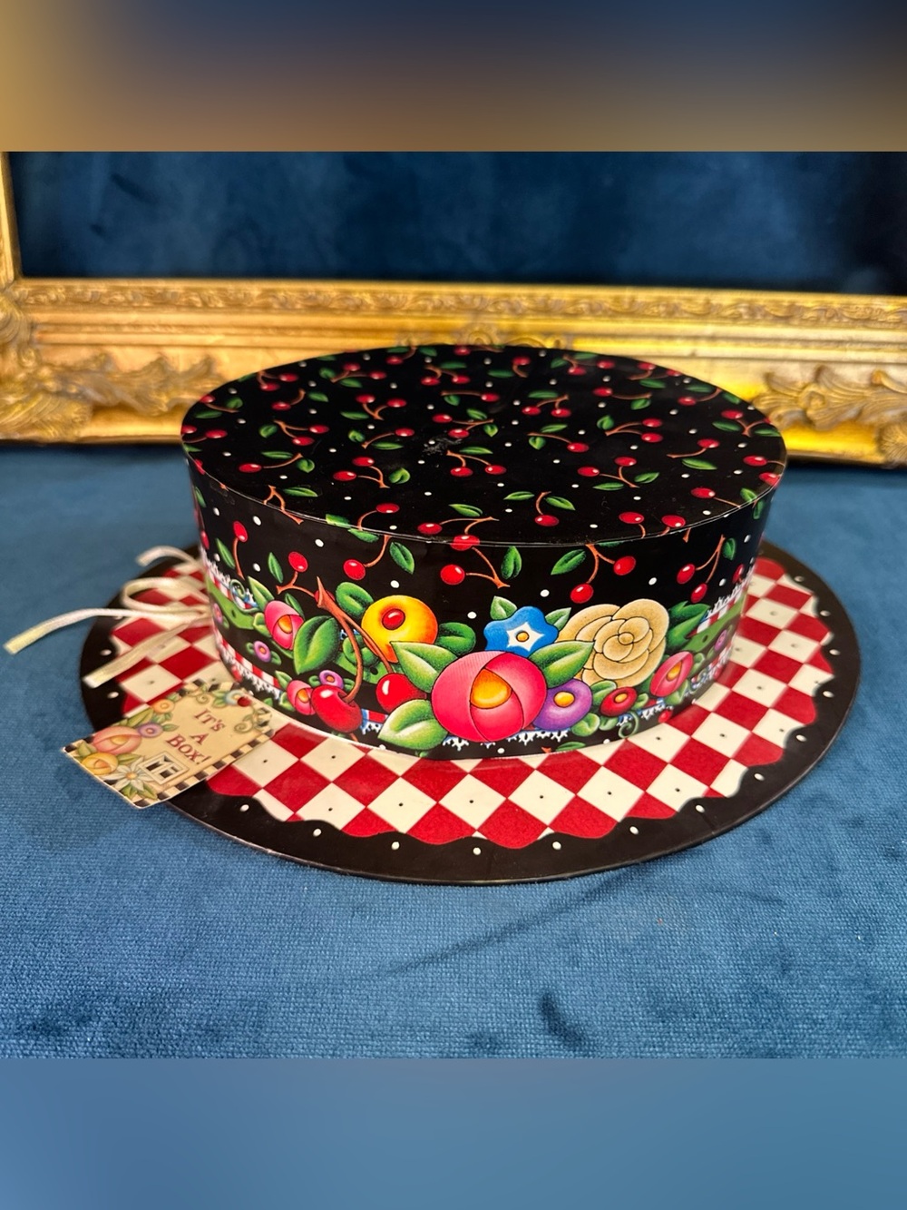 Mary Engelbreit Hat Box With Tag “It’s A Box” Floral Checkerboard Lid 10.5” 2000